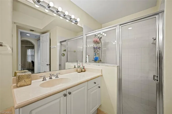 1465  Mariposa  CIR, Naples, FL 34105