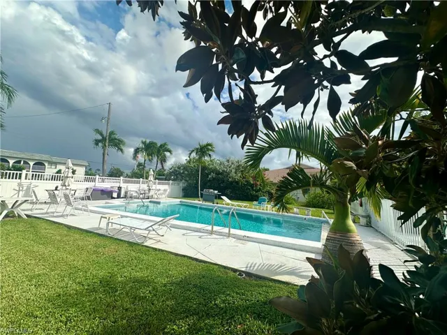 4802 Tudor Dr 102, Cape Coral, Florida 33904