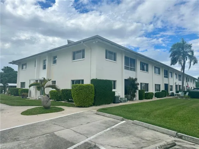 4802 Tudor Dr 102, Cape Coral, Florida 33904