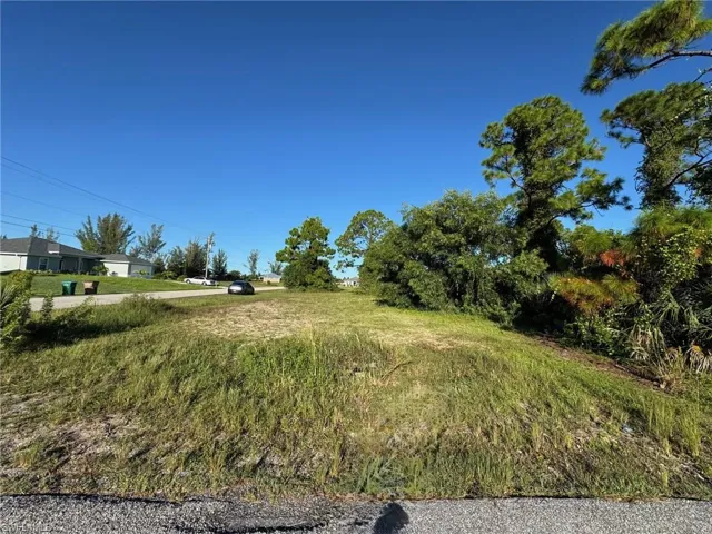 1429 Ne 37th St, Cape Coral, Florida 33909