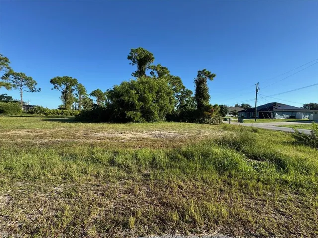 1429 Ne 37th St, Cape Coral, Florida 33909