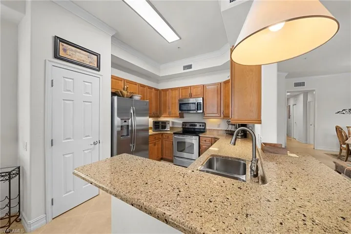 10478 Smokehouse Bay Dr 102, Naples, Florida 34120