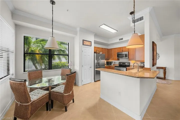 10478 Smokehouse Bay Dr 102, Naples, Florida 34120