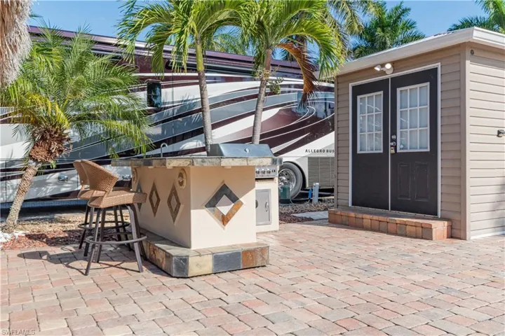 5216 Pineland Daisy Trl, Fort Myers, Florida 33905