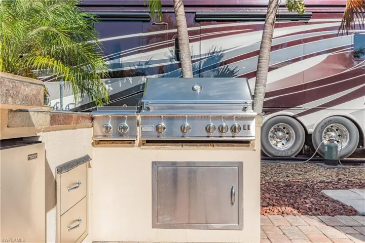5216 Pineland Daisy Trl, Fort Myers, Florida 33905