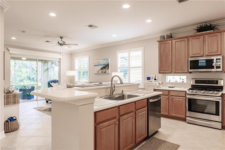 1912 Tarpon Bay DR N # 103, NAPLES FL 34119