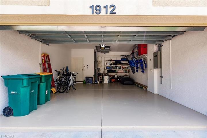 1912 Tarpon Bay DR N # 103, NAPLES FL 34119
