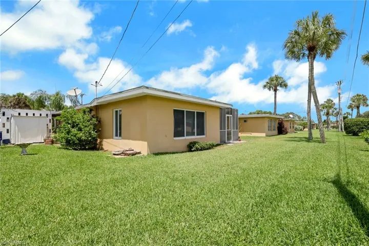 2212 E 6th St, Lehigh Acres, Florida 33936
