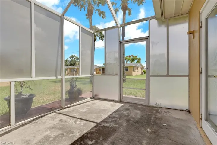 2212 E 6th St, Lehigh Acres, Florida 33936
