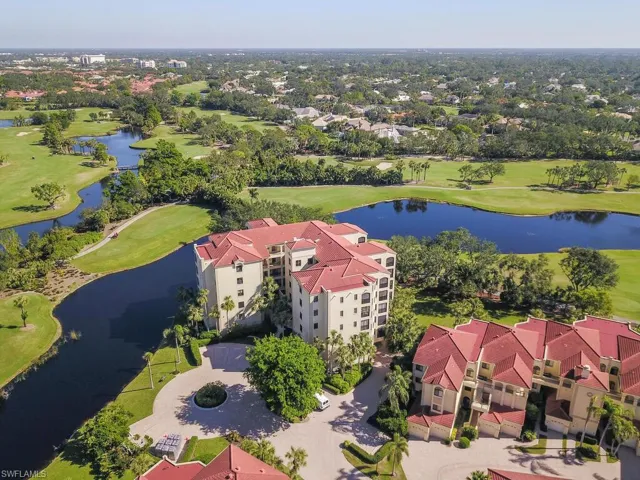 7040  Pelican Bay  BLVD, Naples, FL 34108
