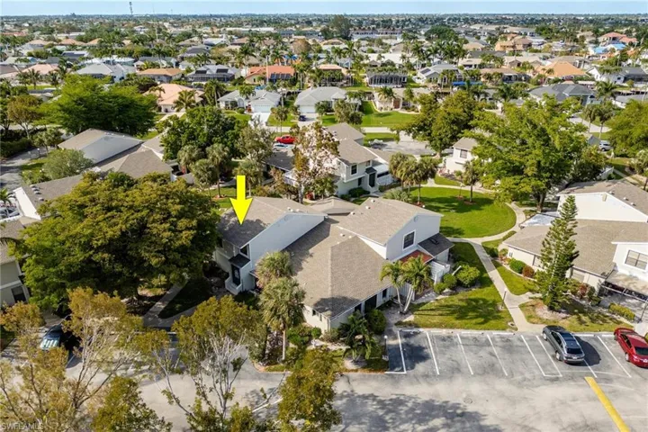 1423 SW Courtyards  TER, Cape Coral, FL 33914