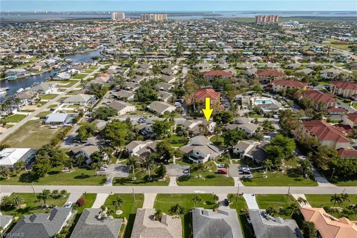 1423 SW Courtyards  TER, Cape Coral, FL 33914