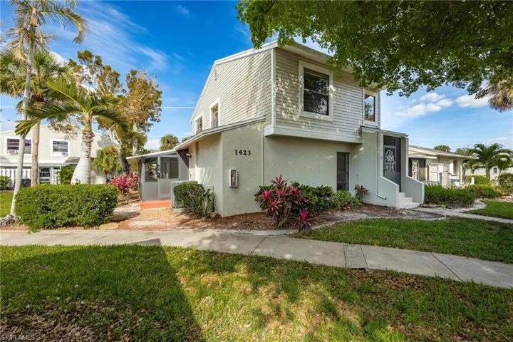 1423 SW Courtyards  TER, Cape Coral, FL 33914
