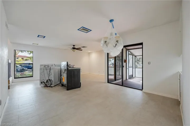 1423 SW Courtyards  TER, Cape Coral, FL 33914