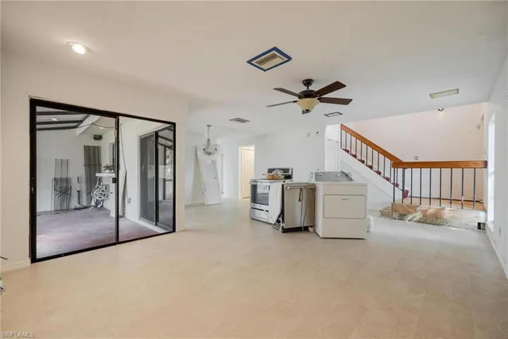1423 SW Courtyards  TER, Cape Coral, FL 33914