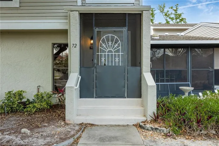 1423 SW Courtyards  TER, Cape Coral, FL 33914