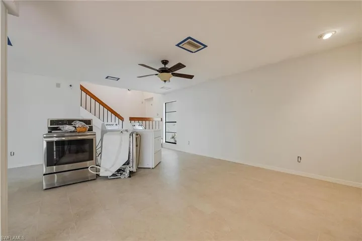 1423 SW Courtyards  TER, Cape Coral, FL 33914