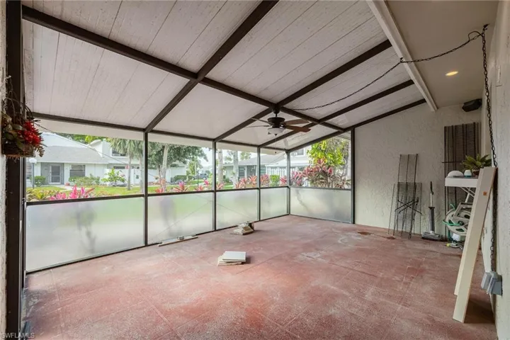 1423 SW Courtyards  TER, Cape Coral, FL 33914