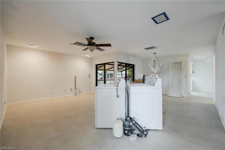 1423 SW Courtyards  TER, Cape Coral, FL 33914
