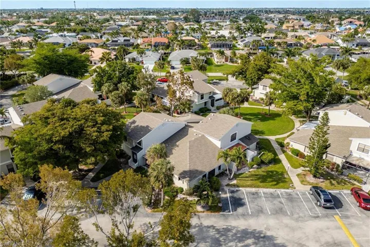 1423 SW Courtyards  TER, Cape Coral, FL 33914