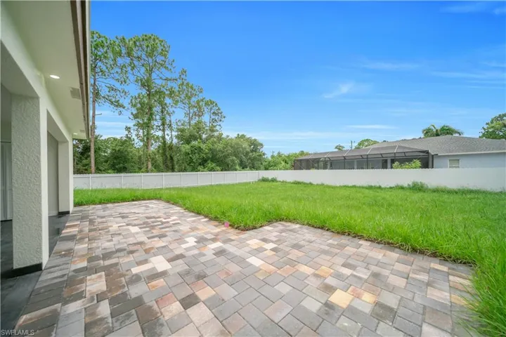 718 Frontenac Ave S, Lehigh Acres, Florida 33974