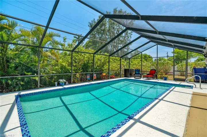 2366  Flora  AVE, Fort Myers, FL 33907
