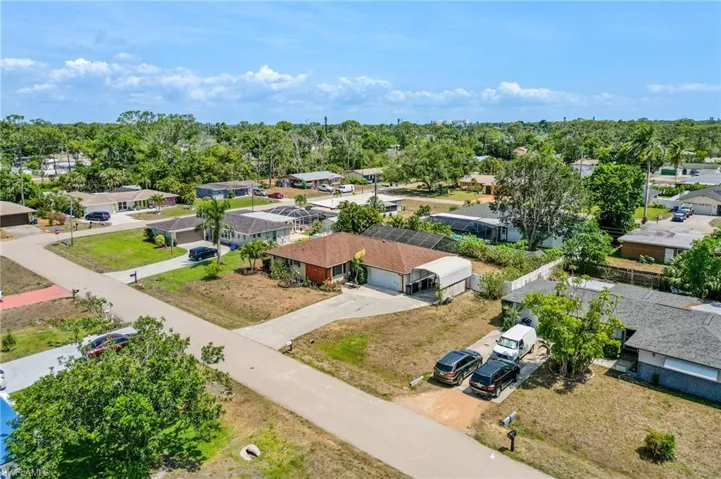 2366  Flora  AVE, Fort Myers, FL 33907