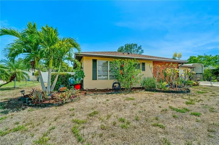 2366  Flora  AVE, Fort Myers, FL 33907