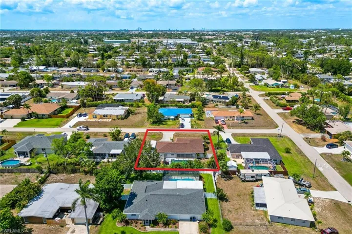 2366  Flora  AVE, Fort Myers, FL 33907