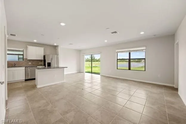 Interior photos are of a model home. Illustration purposes only.