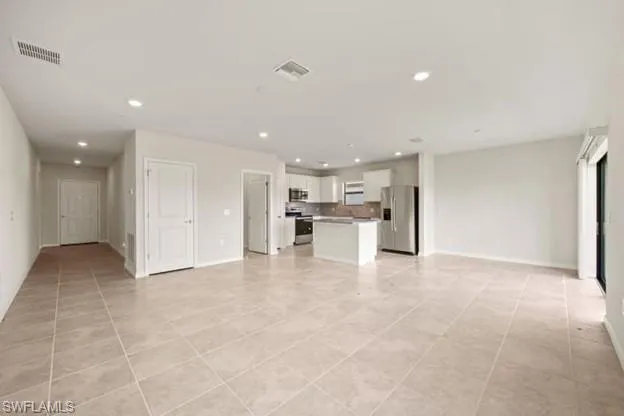 Interior photos are of a model home. Illustration purposes only.