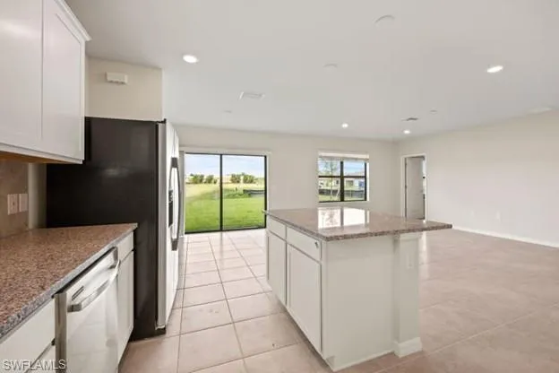 Interior photos are of a model home. Illustration purposes only.