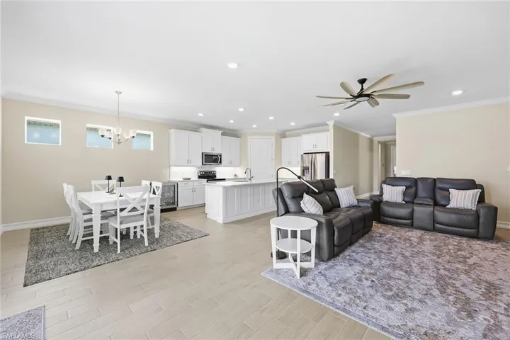 491 Polihale Way, Naples, Florida 34114