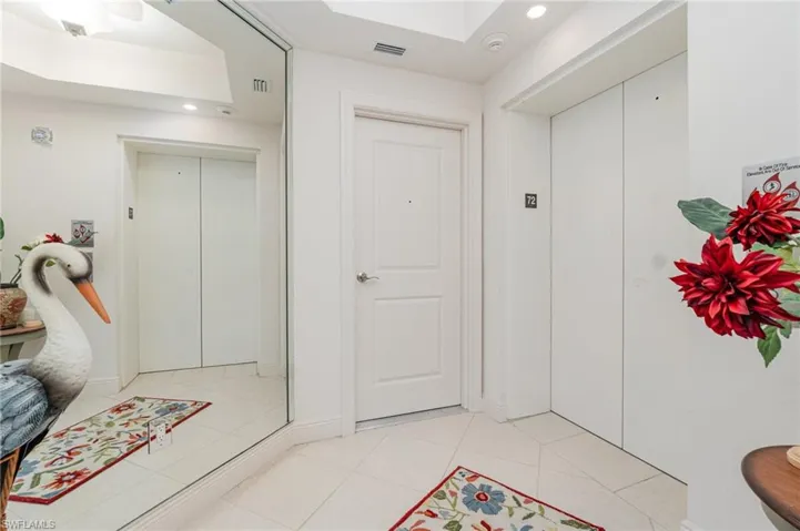 PRIVATE ELEVATOR FOYER