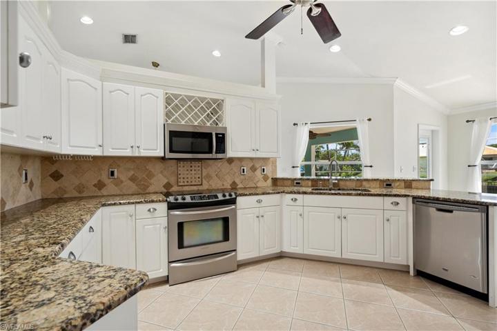 Spacious kitchen
