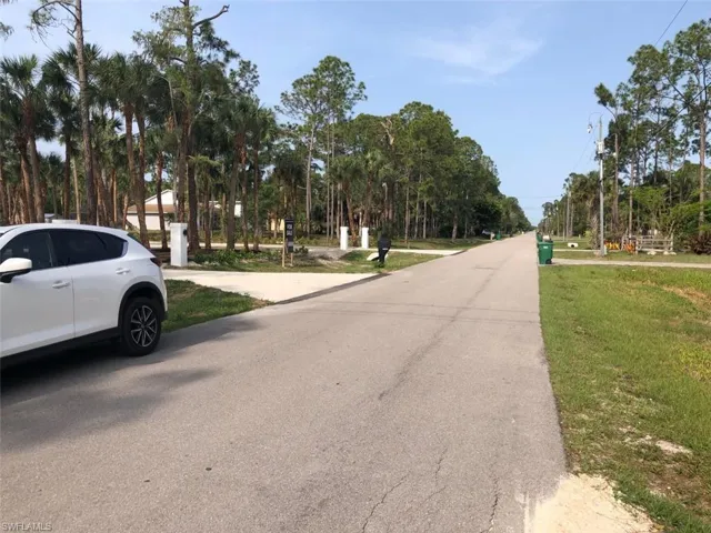 241 33rd Ave Ne, Naples, Florida 34120