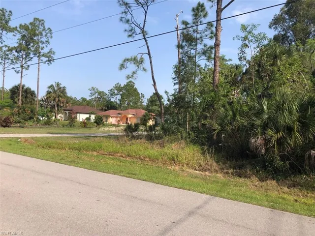 241 33rd Ave Ne, Naples, Florida 34120