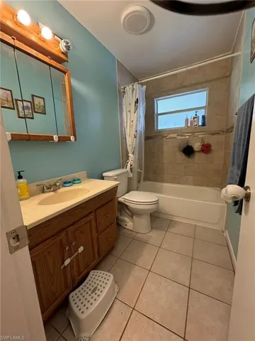 Bathroom featuring tiled shower/bathtub