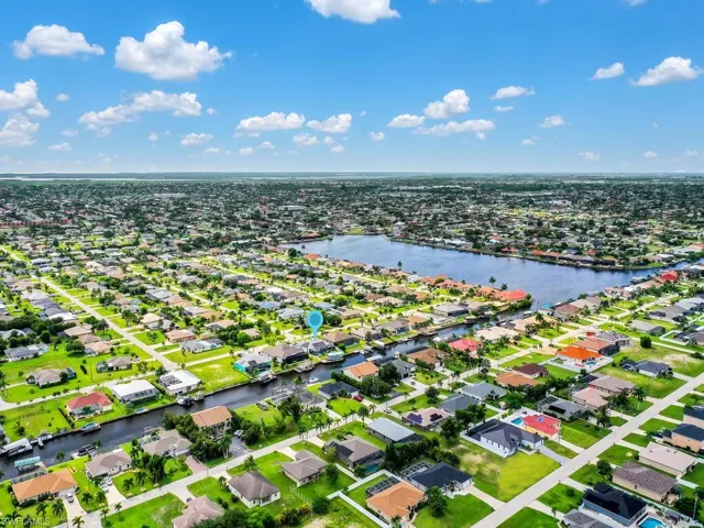 Ideal For Seasonal Or Annual SWFL Living