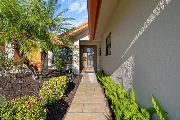 12725  Inverary  CIR, Fort Myers, FL 33912