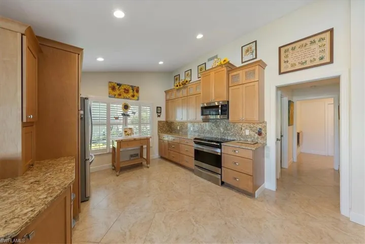 12725  Inverary  CIR, Fort Myers, FL 33912