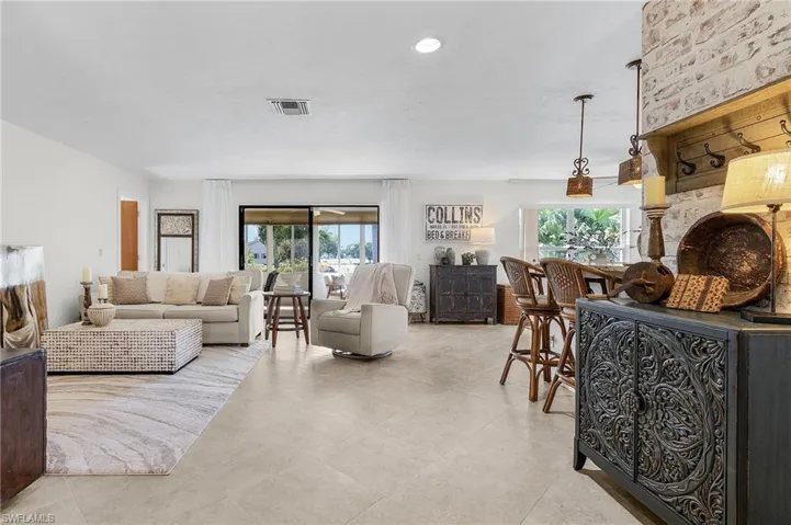 934 Charlemagne Blvd, Naples Fl 34112