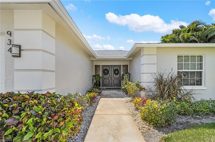 934 Charlemagne Blvd, Naples Fl 34112