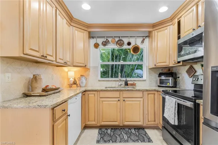 934 Charlemagne Blvd, Naples Fl 34112
