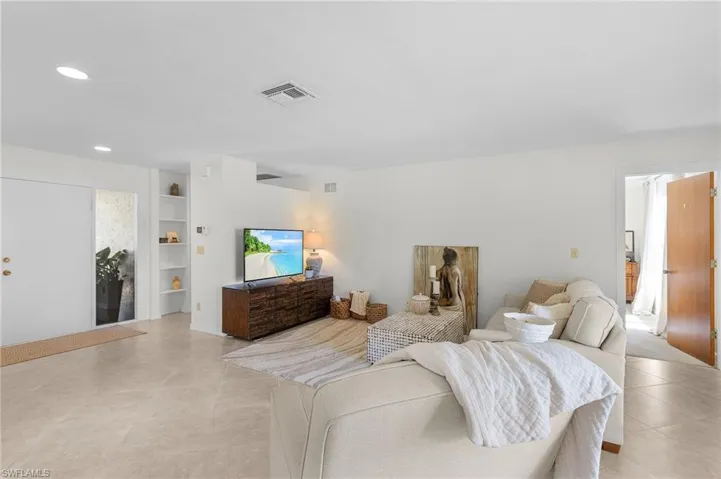 934 Charlemagne Blvd, Naples Fl 34112