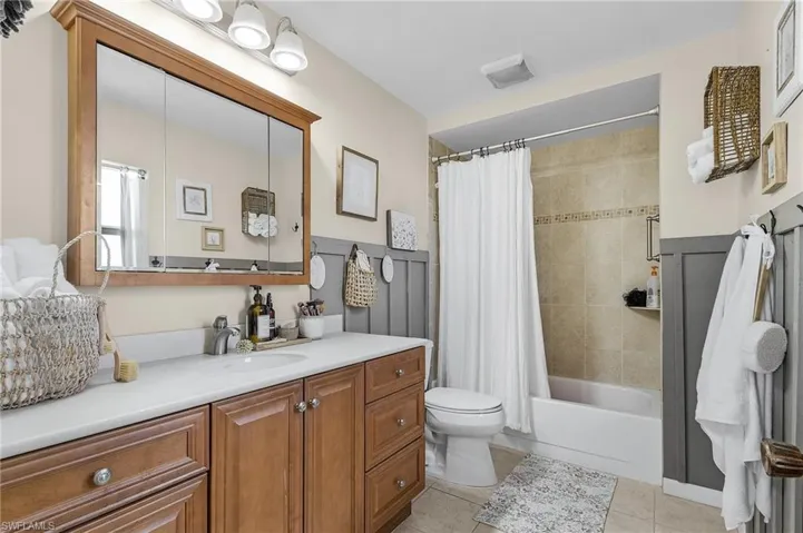 934 Charlemagne Blvd, Naples Fl 34112