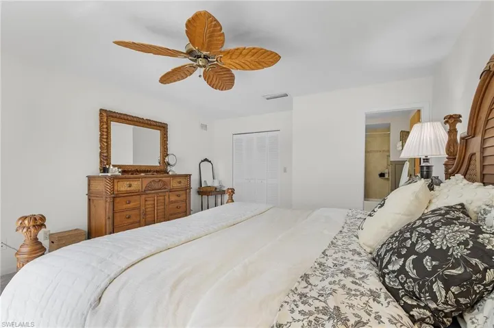 934 Charlemagne Blvd, Naples Fl 34112