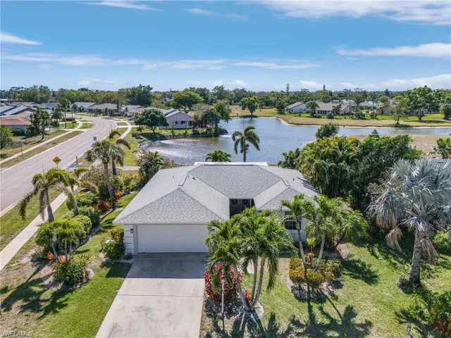 934 Charlemagne Blvd, Naples Fl 34112