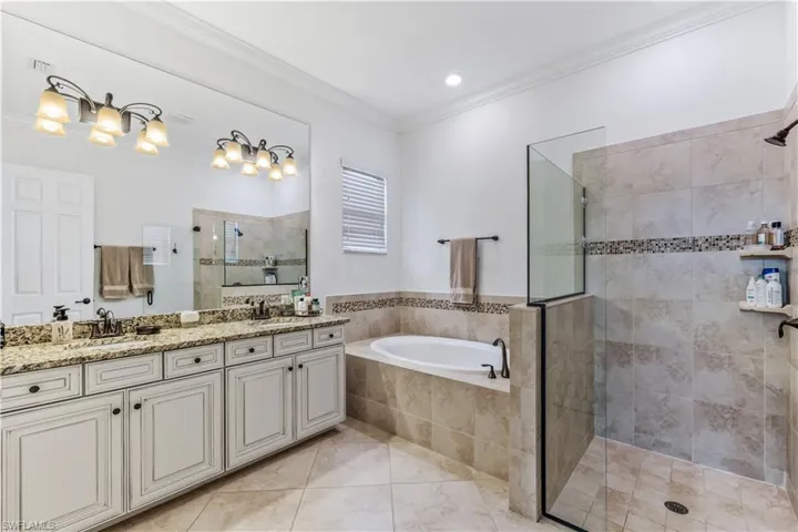 28111 Wicklow Ct, Bonita Springs, Florida 34135