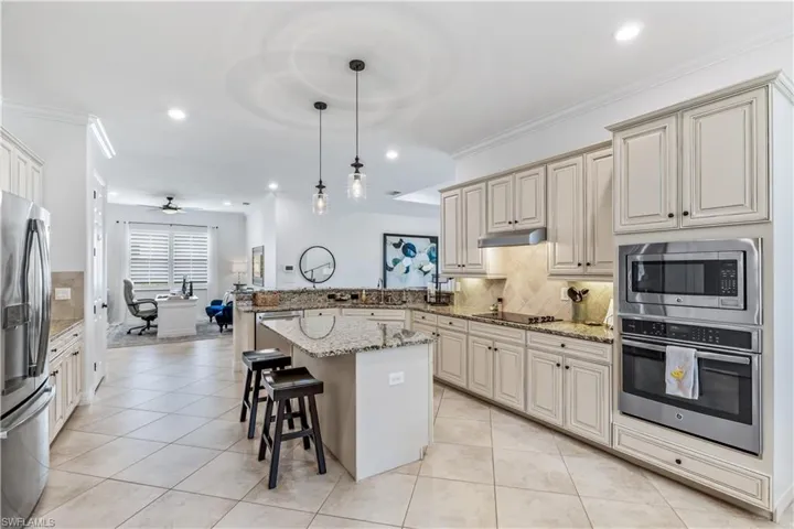 28111 Wicklow Ct, Bonita Springs, Florida 34135